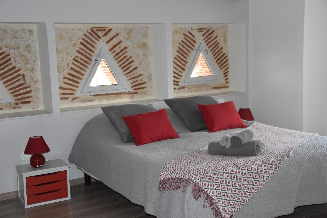 Domaine De Calbiac Bed & Breakfast Dolmayrac Luaran gambar